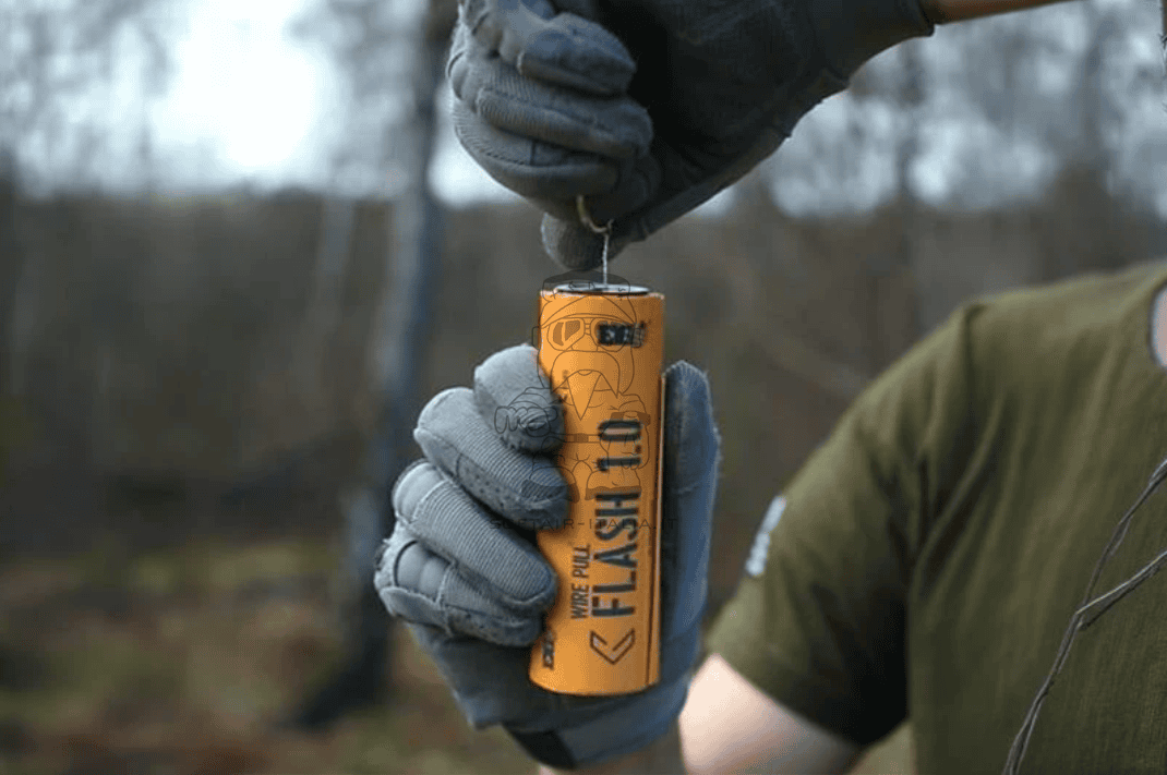Flash Bang 120dB Flash 1.0 Wire Pull 99.5% Biodegradable Composition by Enola Gaye