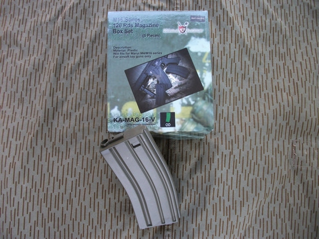 M4-M16 Kit 5 Caricatori Standard 120bb Colorazione OD da 12Obb by King Arms