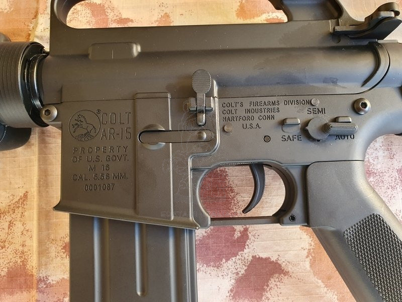 Colt M161A1 VN Vietnam Scritte e Loghi Originali Full Metal w. VN3 Prong Flash Hider by Cybergun > E&C